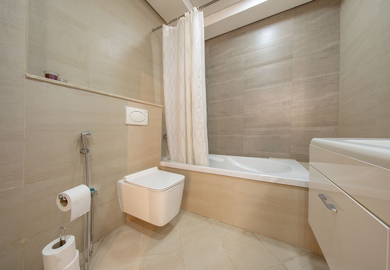 Villa in Dubai - 3 Bed Villa in Al Furjan with Private Pool and Gym