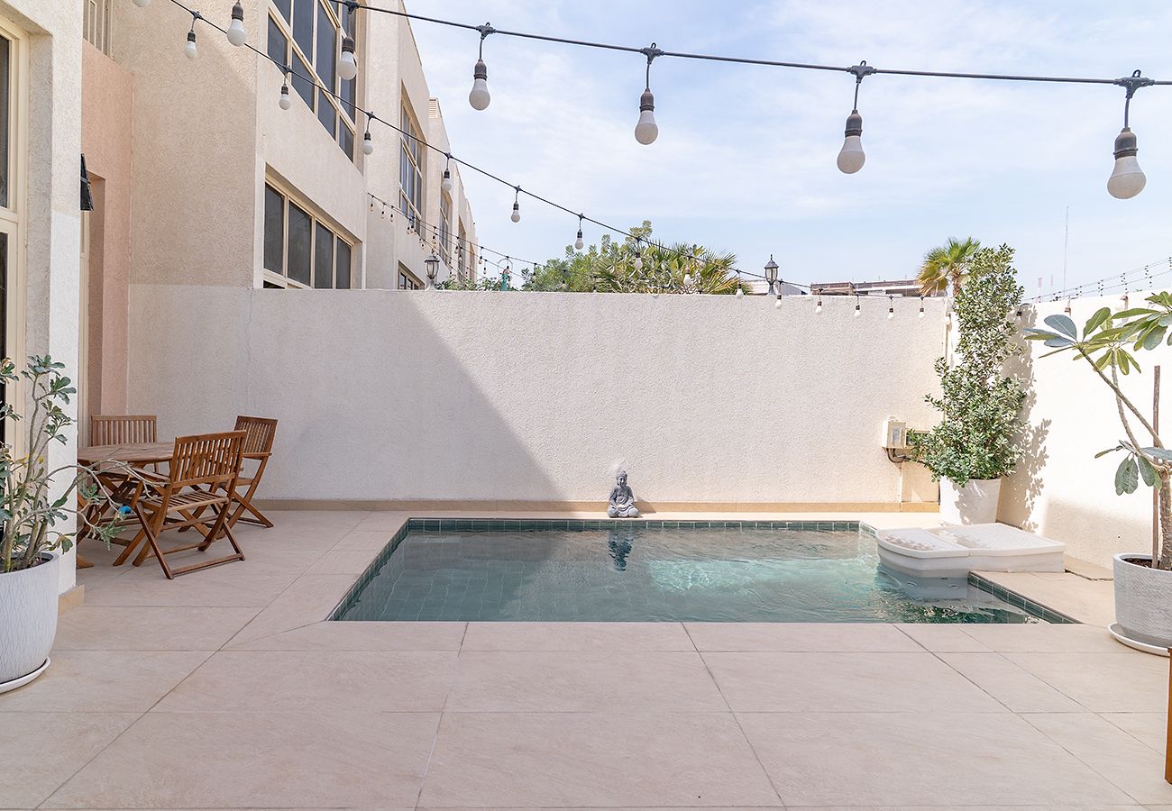 Villa in Dubai - 3 Bed Villa in Al Furjan with Private Pool and Gym