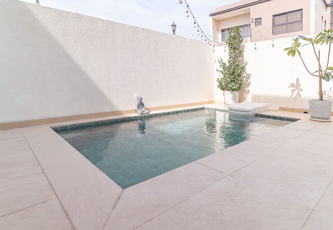 Villa in Dubai - 3 Bed Villa in Al Furjan with Private Pool and Gym