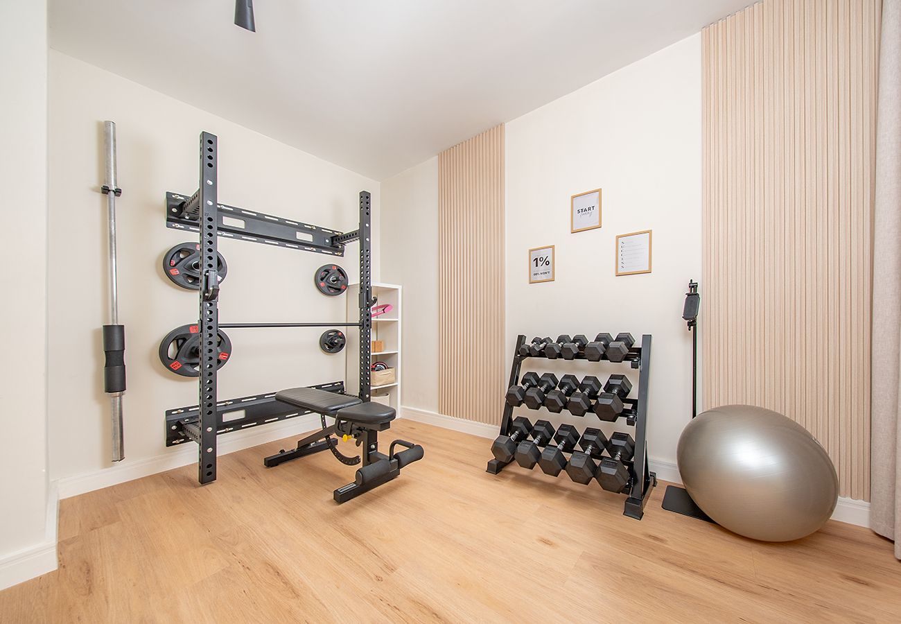 Villa in Dubai - 3 Bed Villa in Al Furjan with Private Pool and Gym