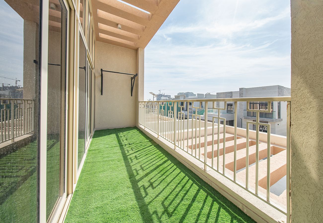 Villa in Dubai - 3 Bed Villa in Al Furjan with Private Pool and Gym