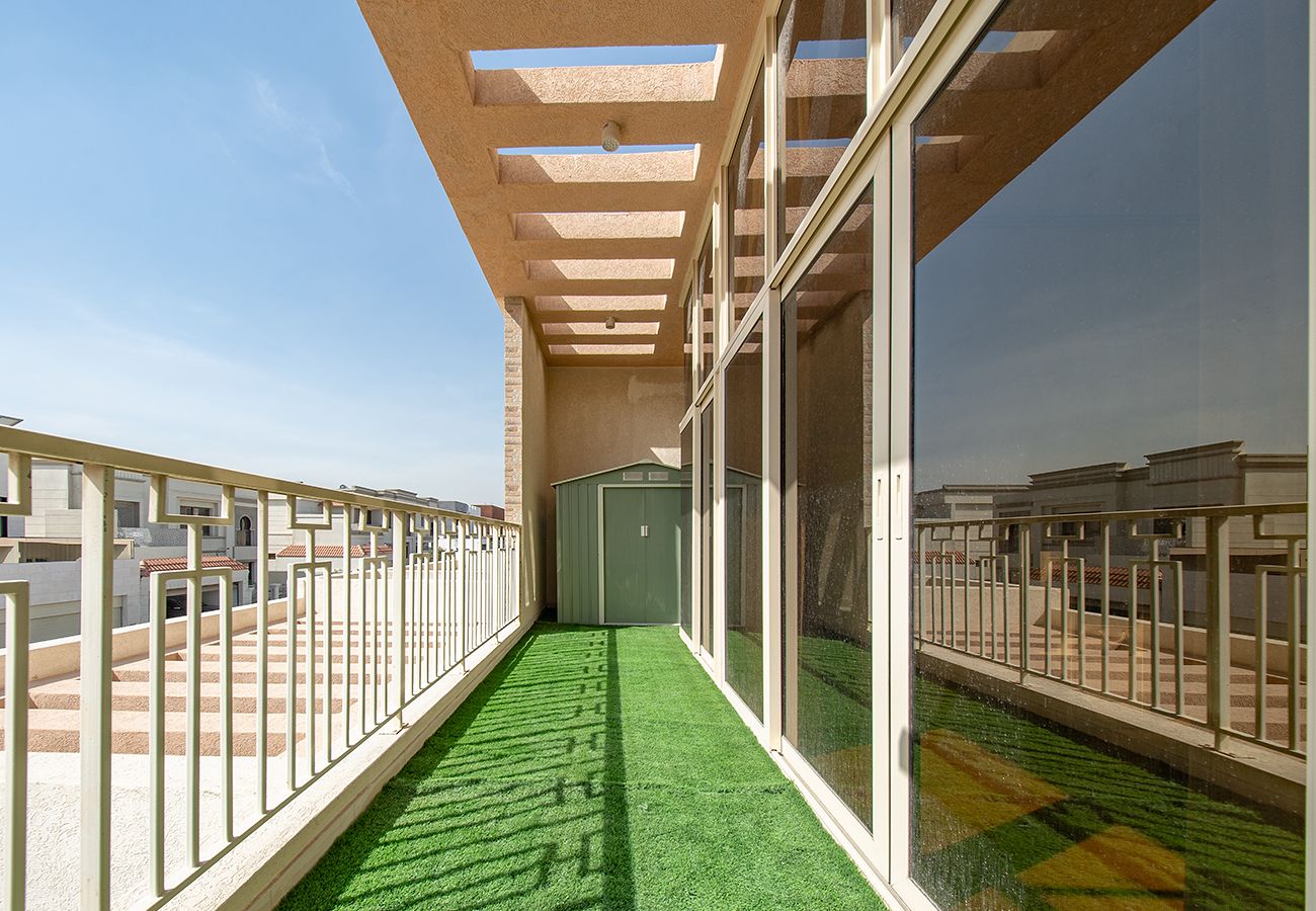 Villa in Dubai - 3 Bed Villa in Al Furjan with Private Pool and Gym