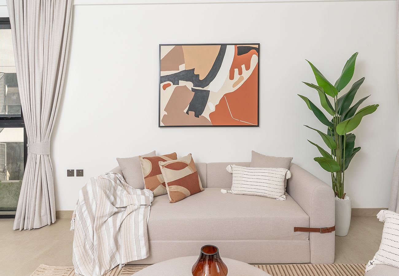 Apartment in Ajman - Luxury 3BR with Golf & Lake Views