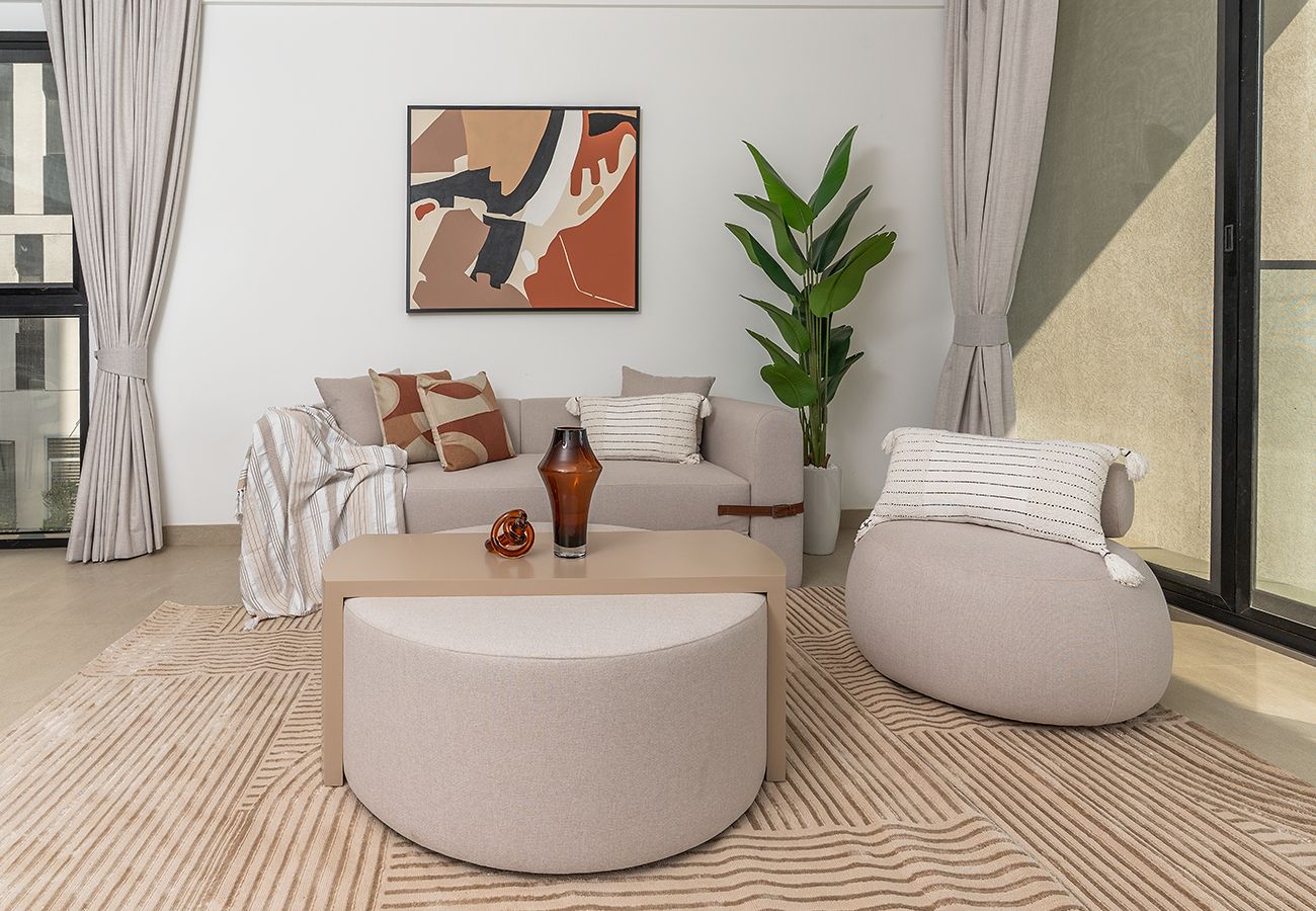 Apartment in Ajman - Luxury 3BR with Golf & Lake Views