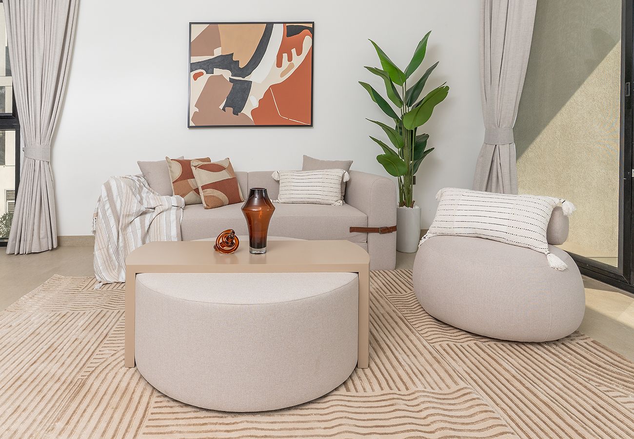 Apartment in Ajman - Luxury 3BR with Golf & Lake Views