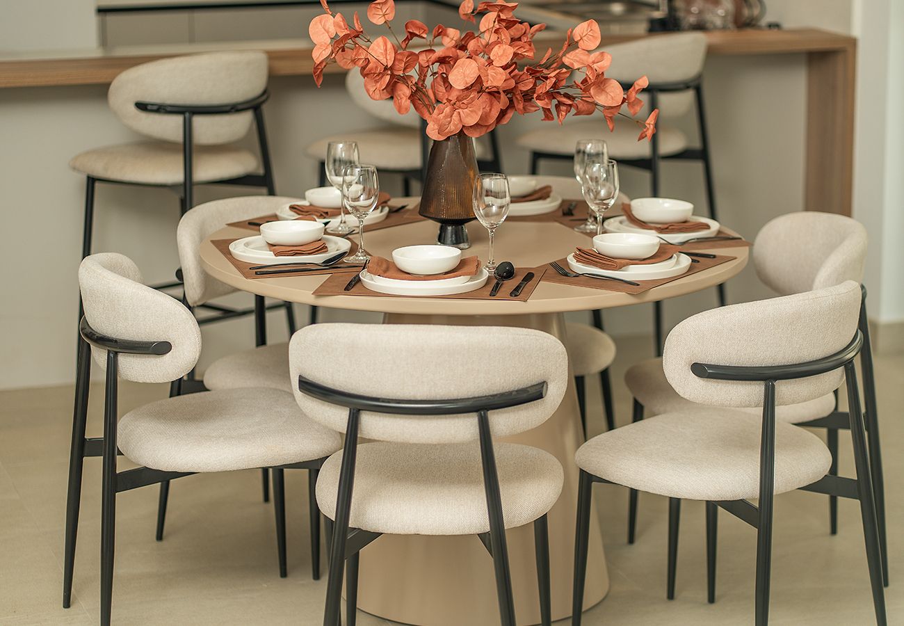 Apartment in Ajman - Luxury 3BR with Golf & Lake Views