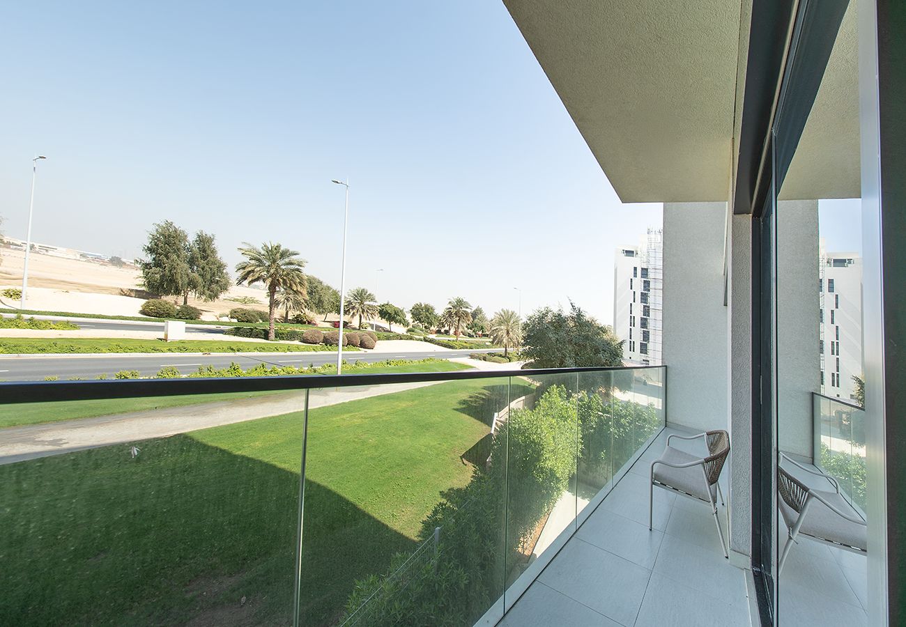Apartment in Ajman - Luxury 3BR with Golf & Lake Views