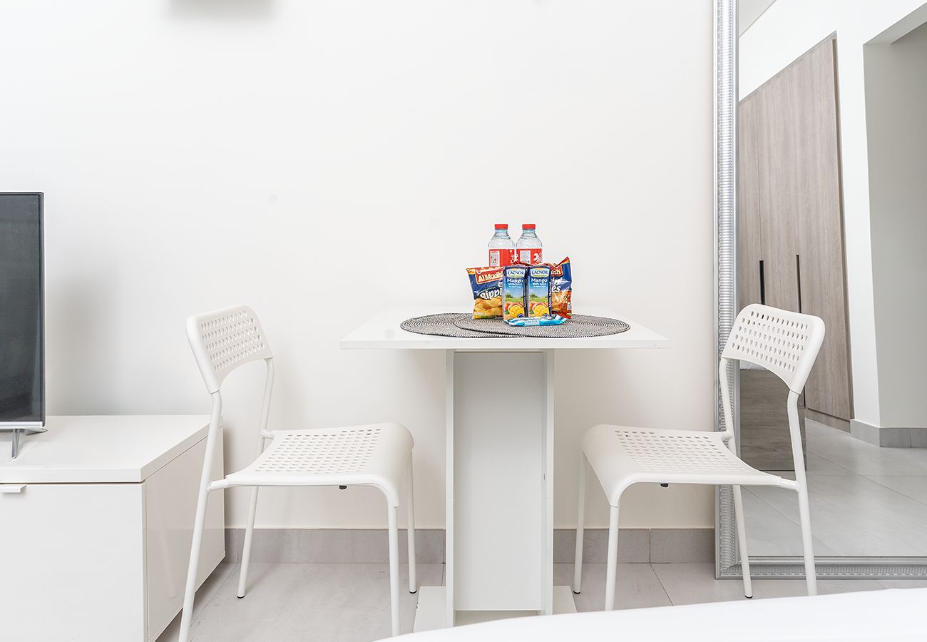 Studio in Dubai - Modern Studio in Oxford Boulevard JVC