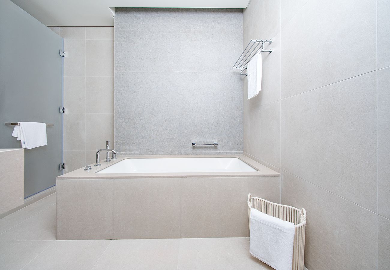 Apartment in Dubai - Premium 2BR In Vida with Burj Khalifa View