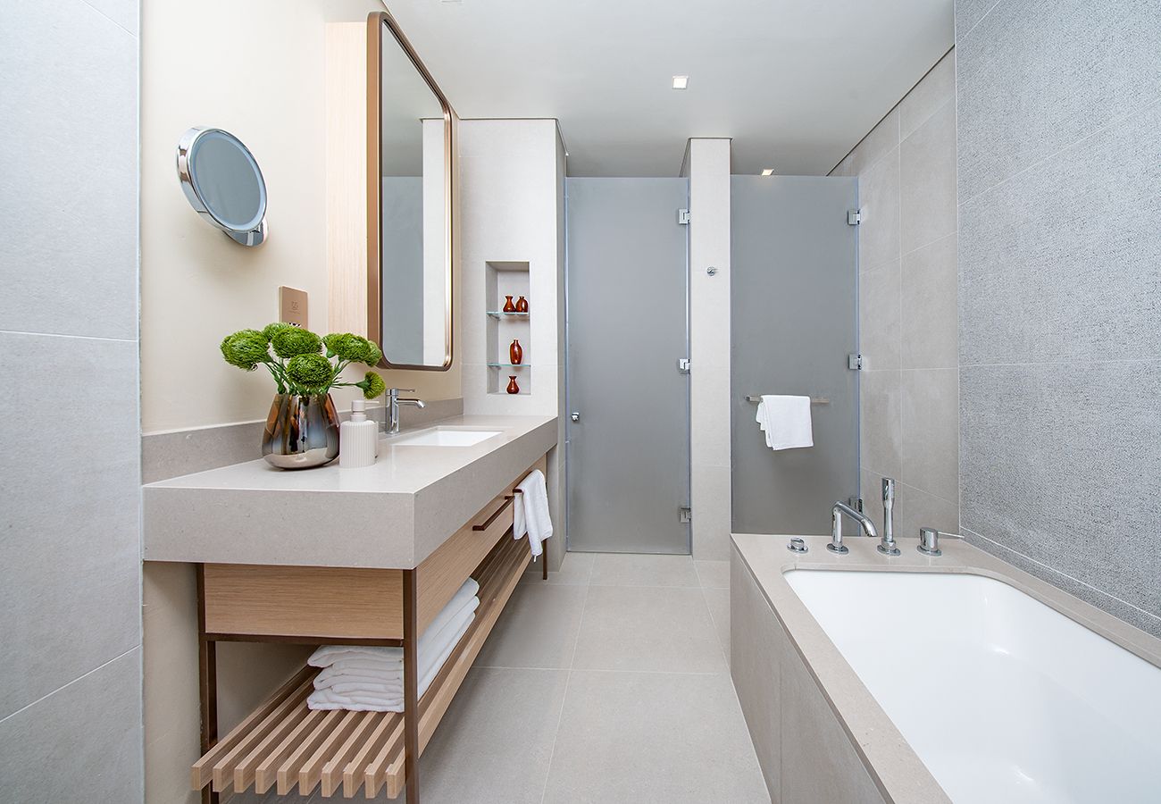 Apartment in Dubai - Premium 2BR In Vida with Burj Khalifa View