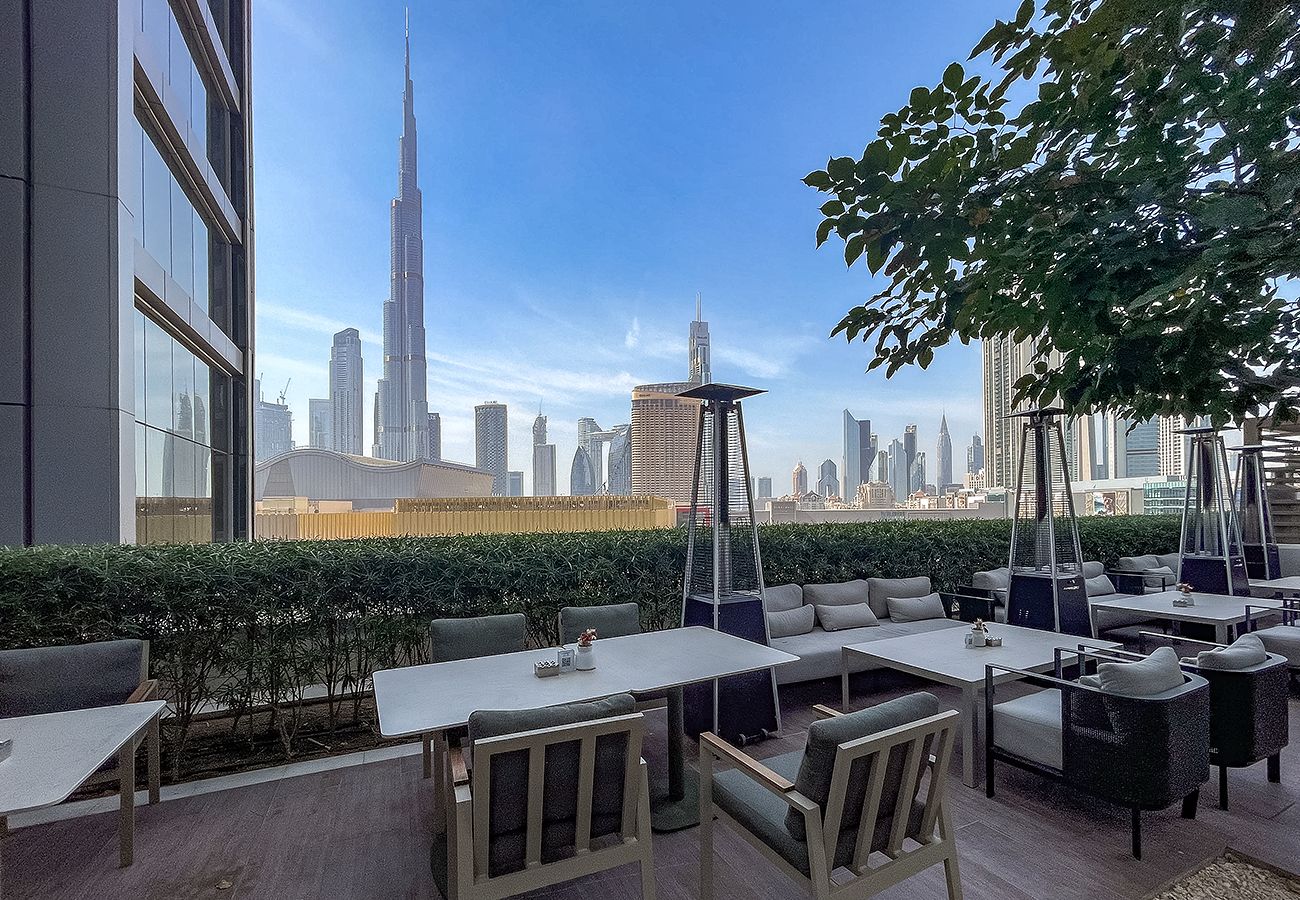 Apartment in Dubai - Premium 2BR In Vida with Burj Khalifa View