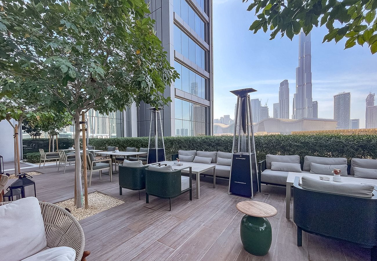 Apartment in Dubai - Premium 2BR In Vida with Burj Khalifa View