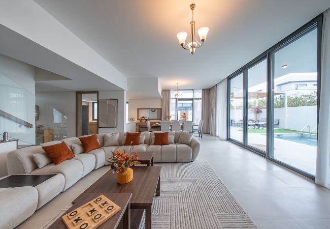 Villa in Ajmal Makan - Luxury 5BR Villa in Ajmal Makan with Private Pool