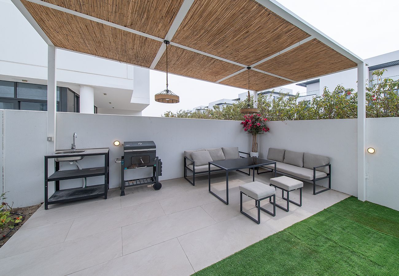 Villa in Ajmal Makan - Luxury 5BR Villa in Ajmal Makan with Private Pool