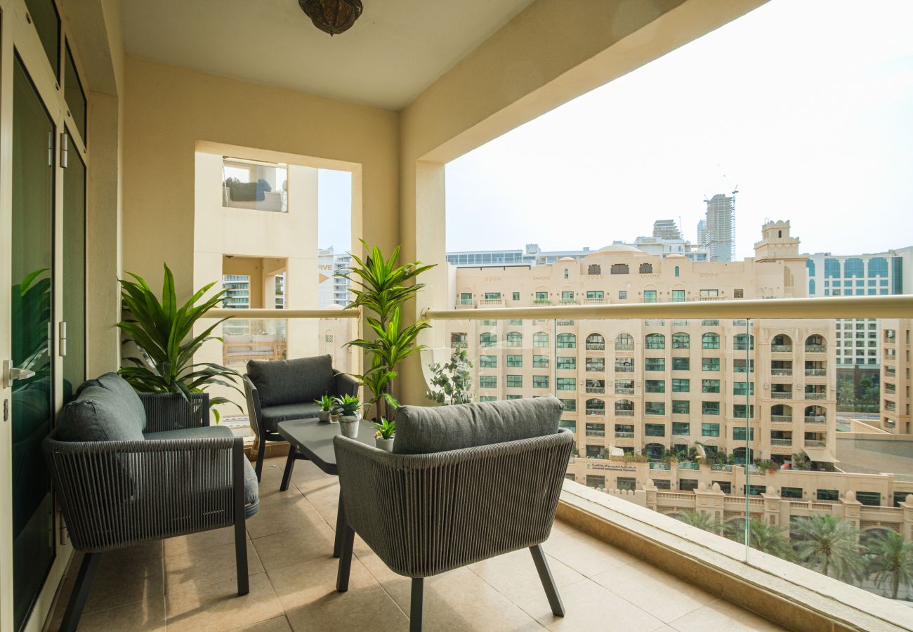 Apartment in Dubai - Stylish 1BR in Shoreline with Beach Access