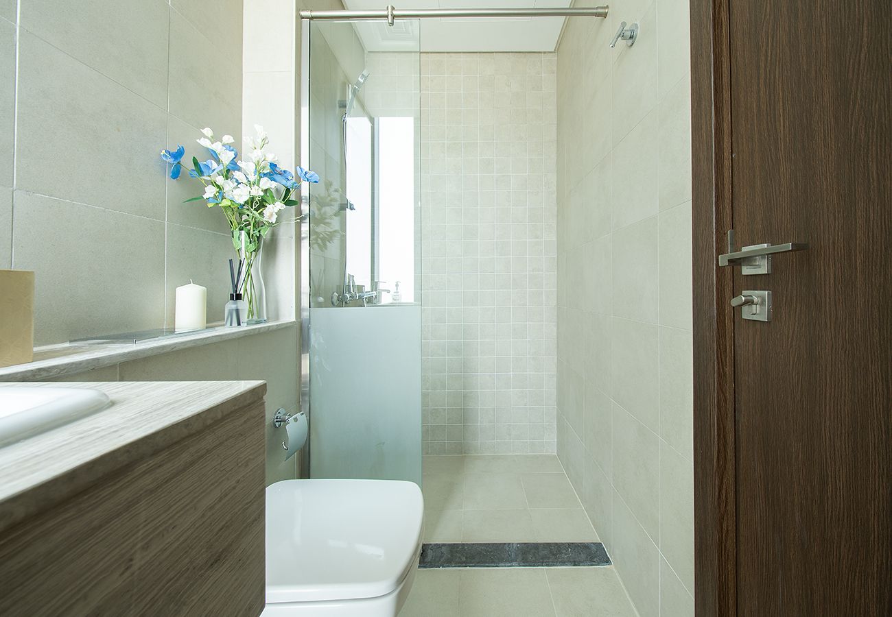 Apartment in Ajmal Makan - Modern 1BR In Blue Bay Walk Ajmal Makan