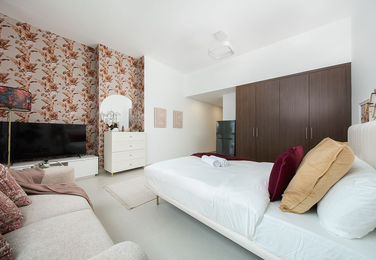 Studio in Ajmal Makan - Cozy Studio In Blue Bay Walk Ajmal Makan