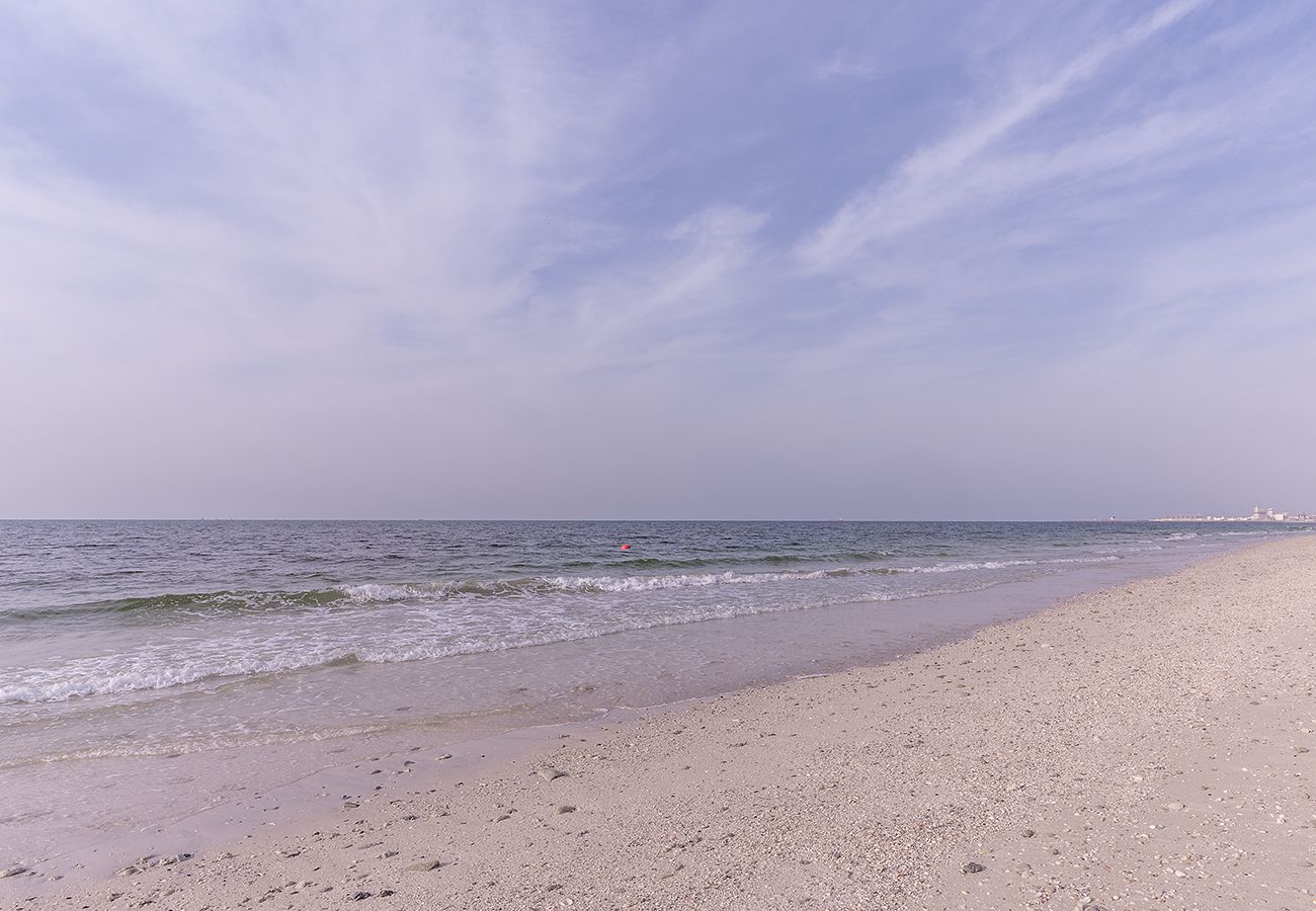 Apartment in Ajman - Stylish 1BR in Al Zohra Seaside Hills with Beachside Living