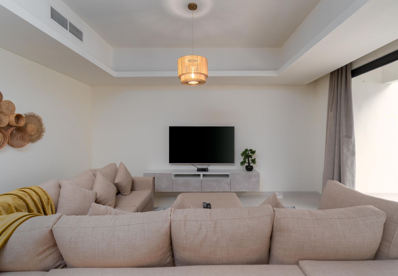 Villa in Dubai - Spacious 5BR Villa DAMAC HILLS 2 ASTER 