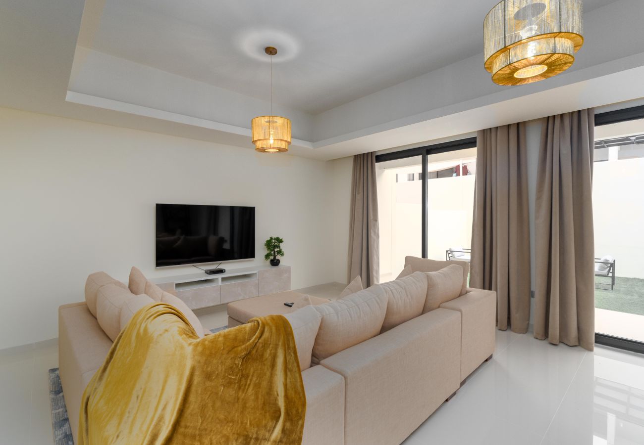 Villa in Dubai - Spacious 5BR Villa DAMAC HILLS 2 ASTER 