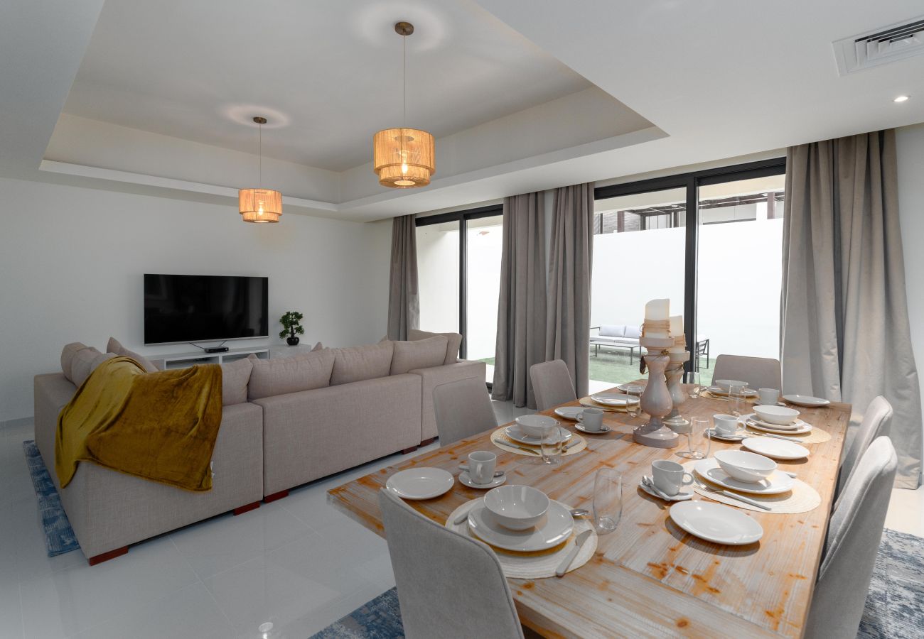 Villa in Dubai - Spacious 5BR Villa DAMAC HILLS 2 ASTER 