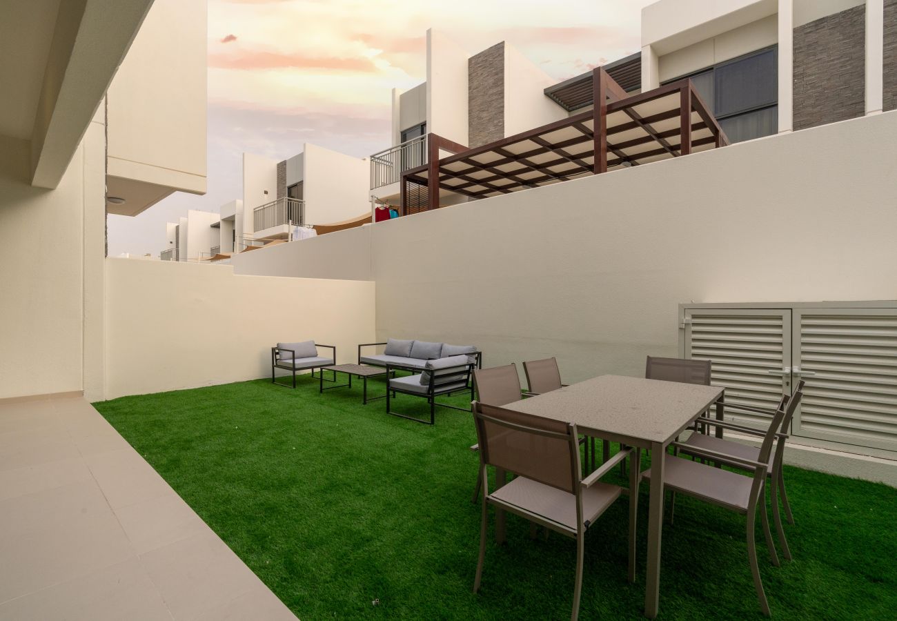 Villa in Dubai - Spacious 5BR Villa DAMAC HILLS 2 ASTER 