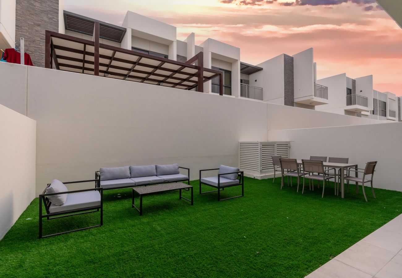 Villa in Dubai - Spacious 5BR Villa DAMAC HILLS 2 ASTER 