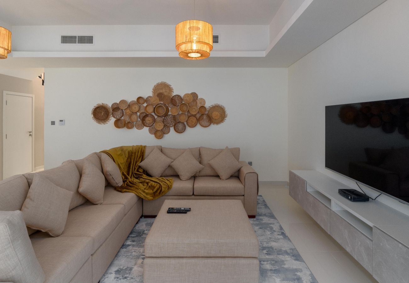 Villa in Dubai - Spacious 5BR Villa DAMAC HILLS 2 ASTER 