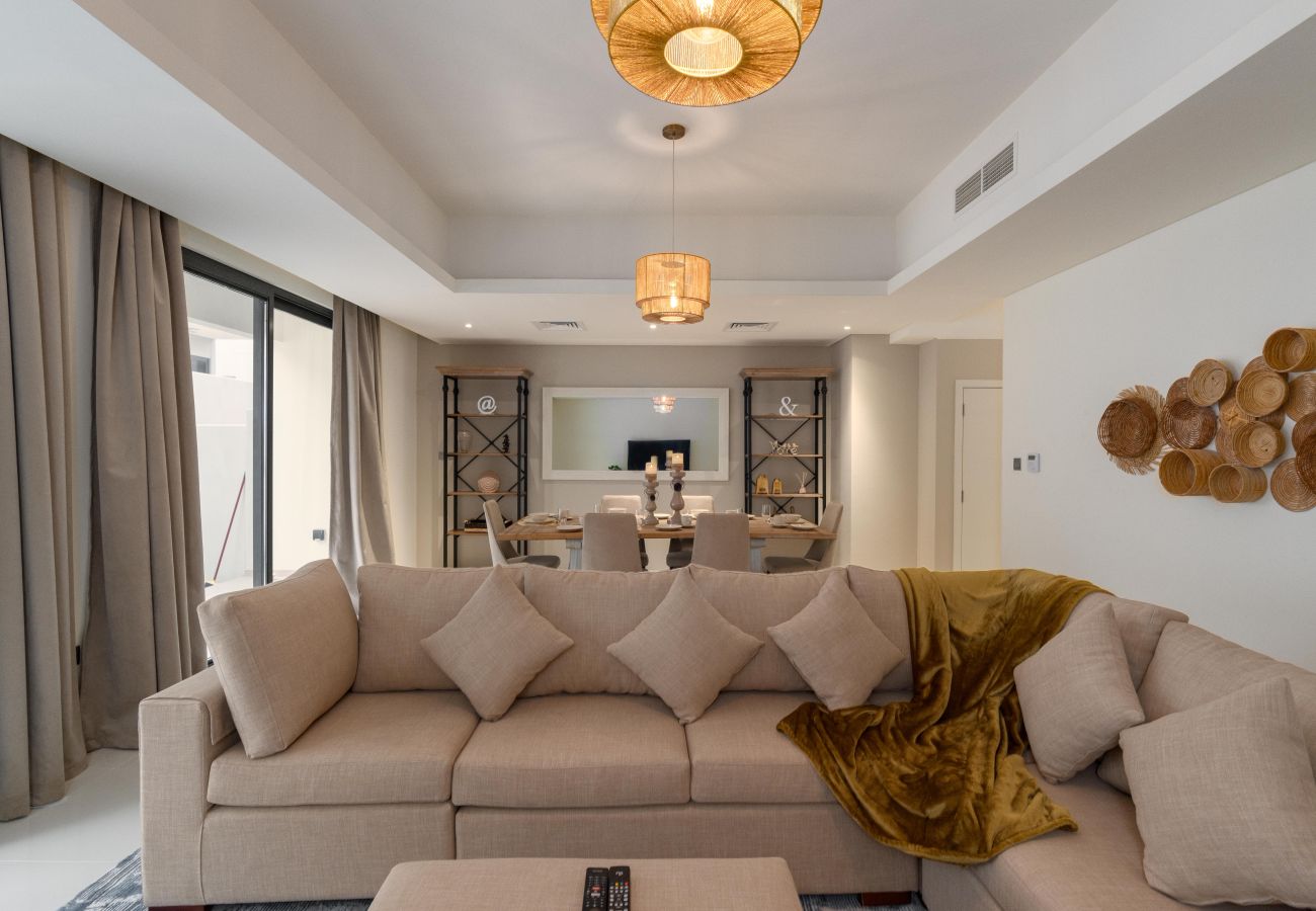 Villa in Dubai - Spacious 5BR Villa DAMAC HILLS 2 ASTER 