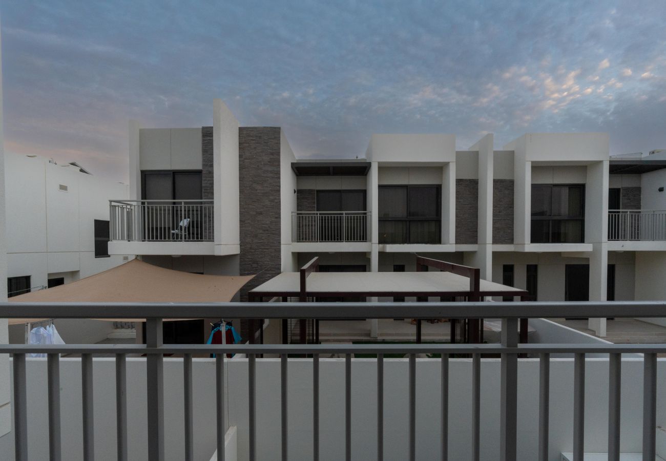 Villa in Dubai - Spacious 5BR Villa DAMAC HILLS 2 ASTER 