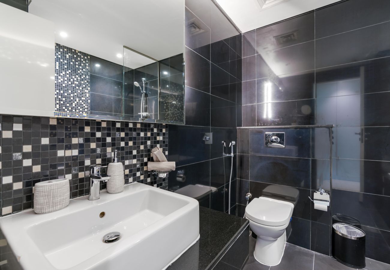 Apartment in Dubai - Modern 1BR in DAMAC Voleo Prime Location
