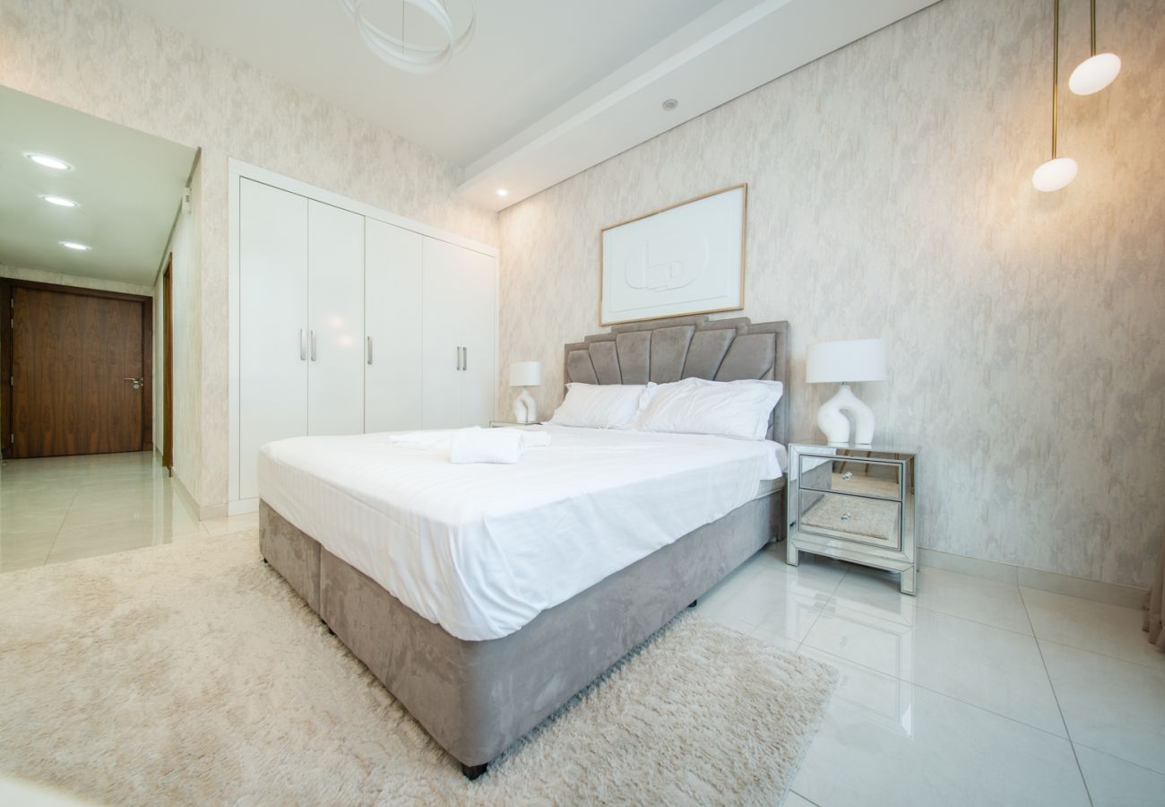 Studio in Dubai - Modern Studio in Waves Tower Prime Location