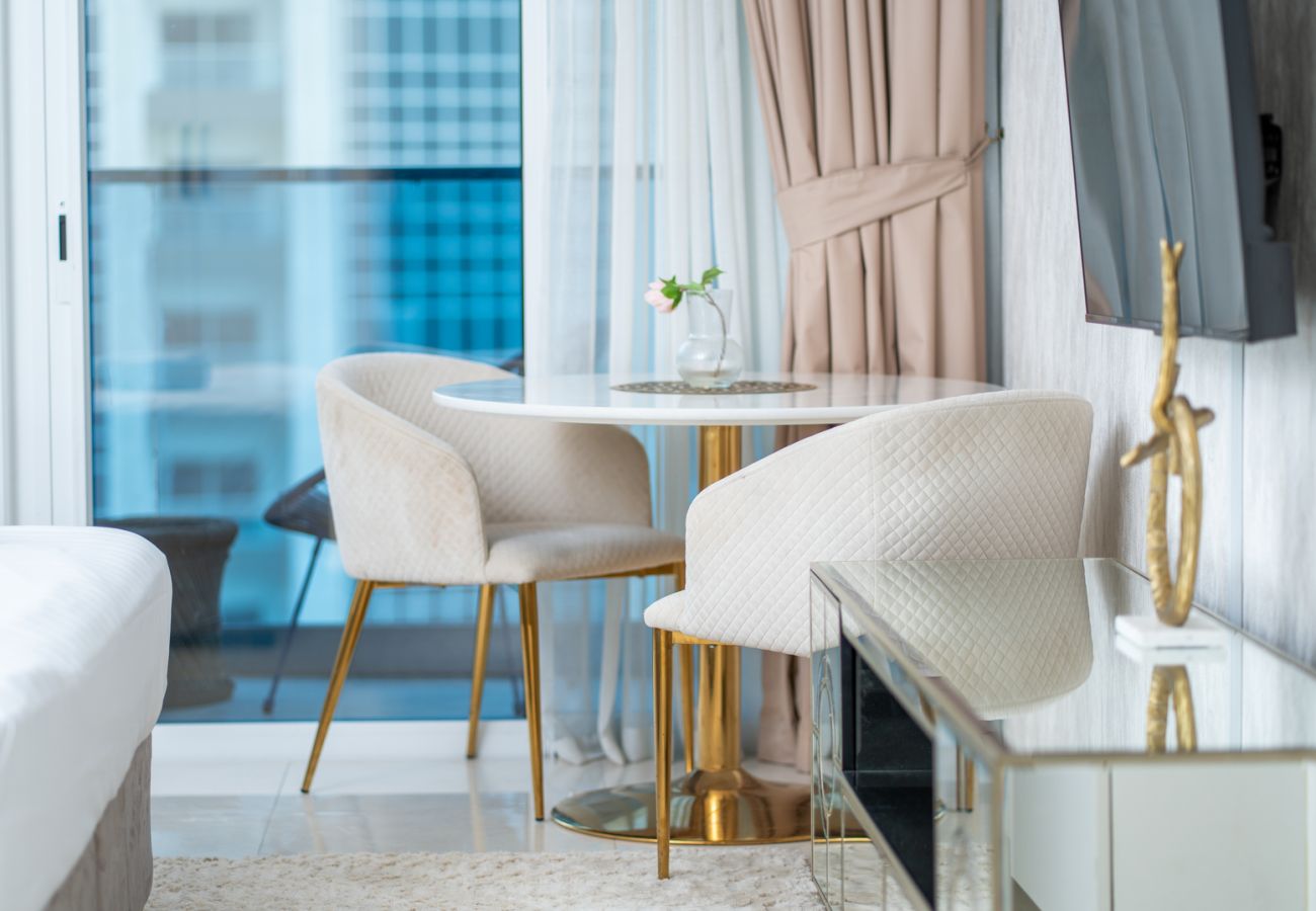 Studio in Dubai - Modern Studio in Waves Tower Prime Location