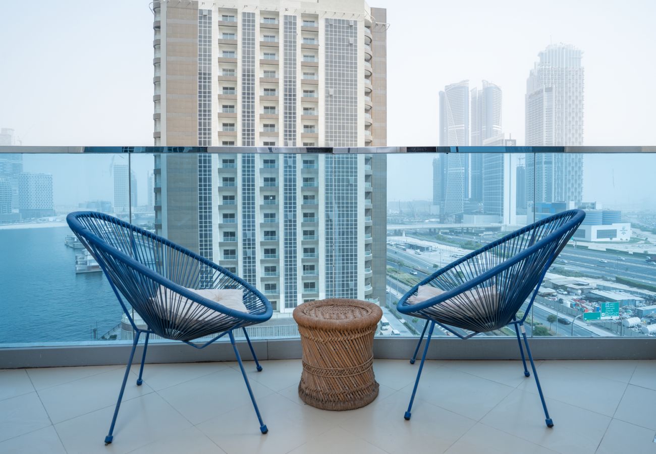 Studio in Dubai - Modern Studio in Waves Tower Prime Location