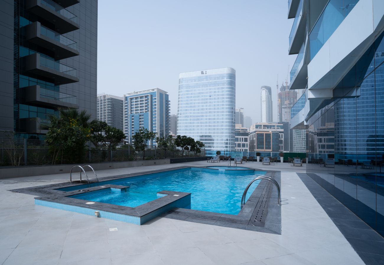 Studio in Dubai - Modern Studio in Waves Tower Prime Location