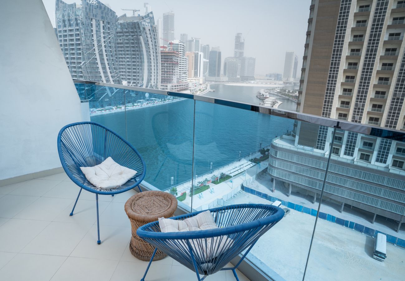 Studio in Dubai - Modern Studio in Waves Tower Prime Location