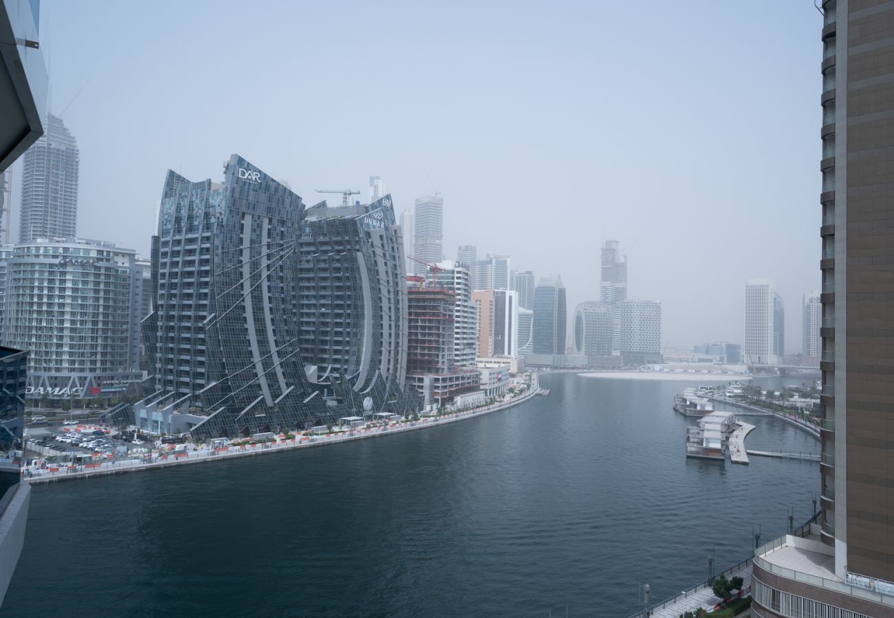 Studio in Dubai - Modern Studio in Waves Tower Prime Location