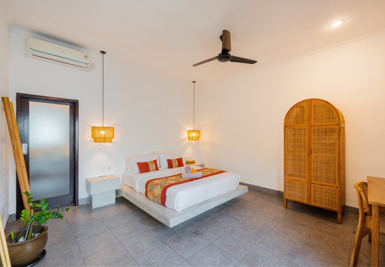 Villa in Canggu - Tropical 3BR Villa with Private Pool in Canggu
