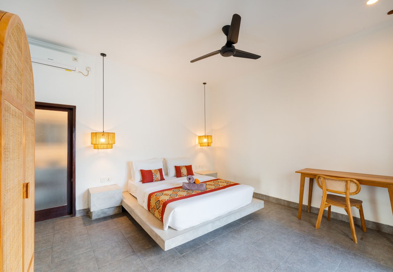 Villa in Canggu - Tropical 3BR Villa with Private Pool in Canggu