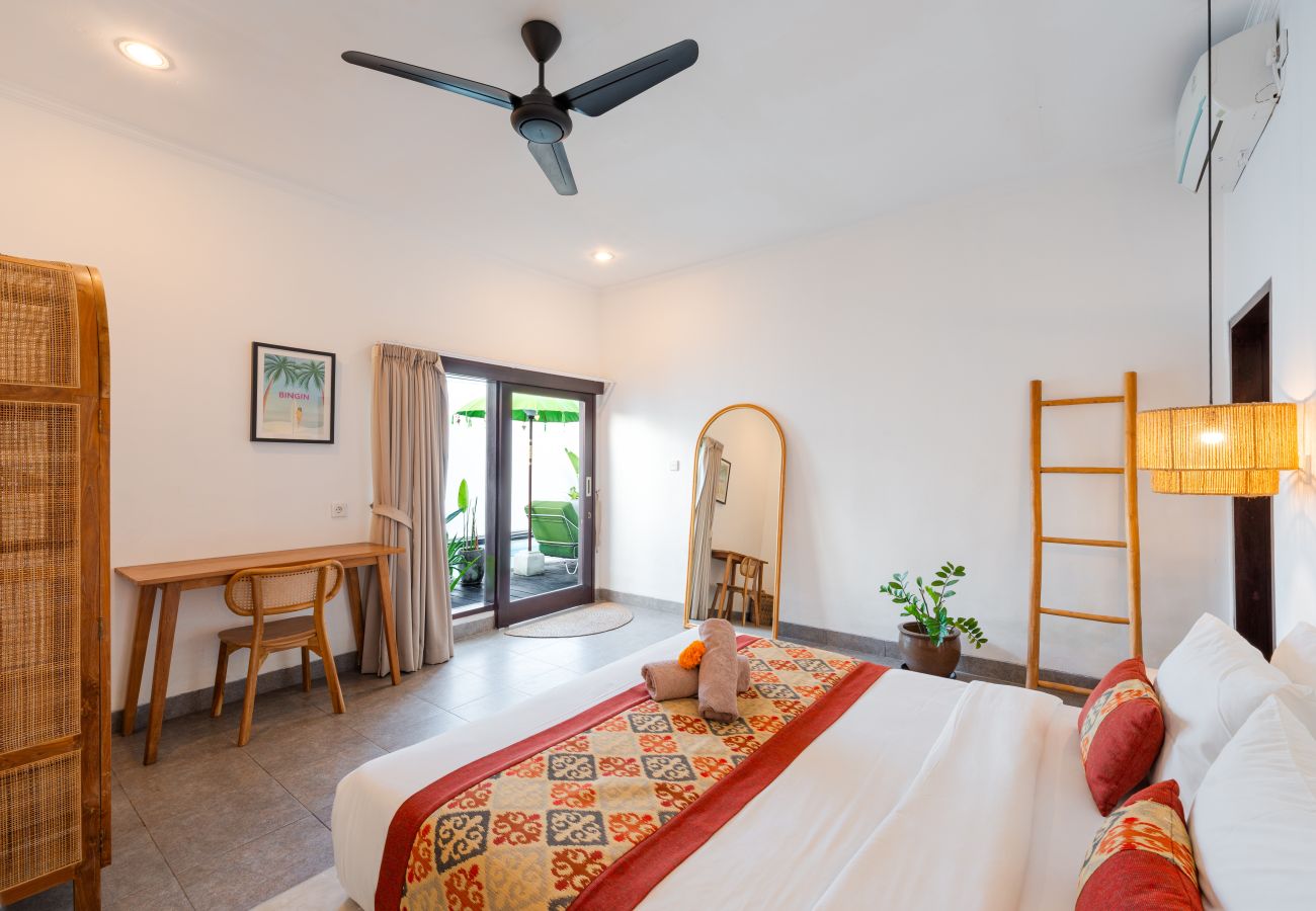 Villa in Canggu - Tropical 3BR Villa with Private Pool in Canggu