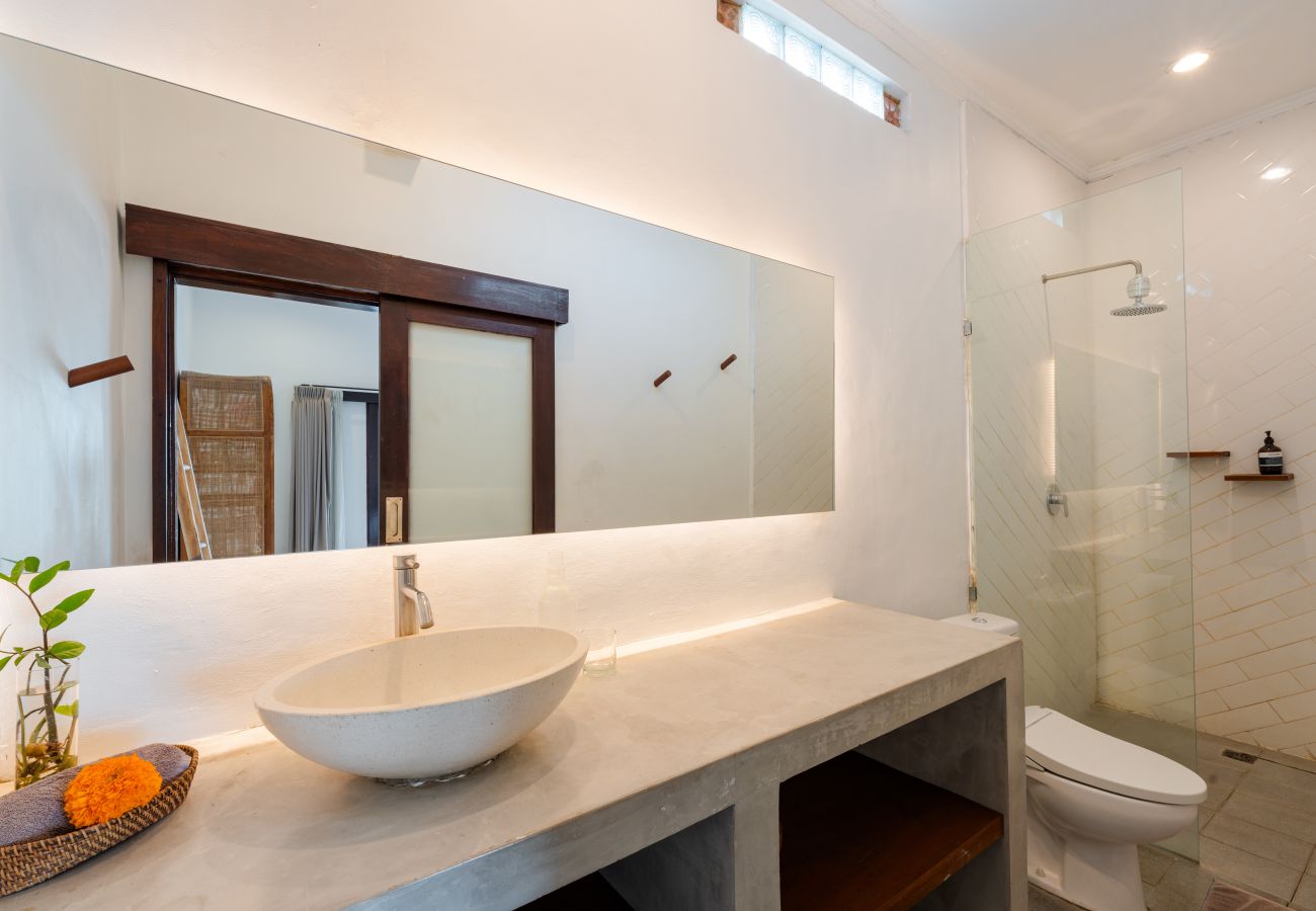 Villa in Canggu - Tropical 3BR Villa with Private Pool in Canggu