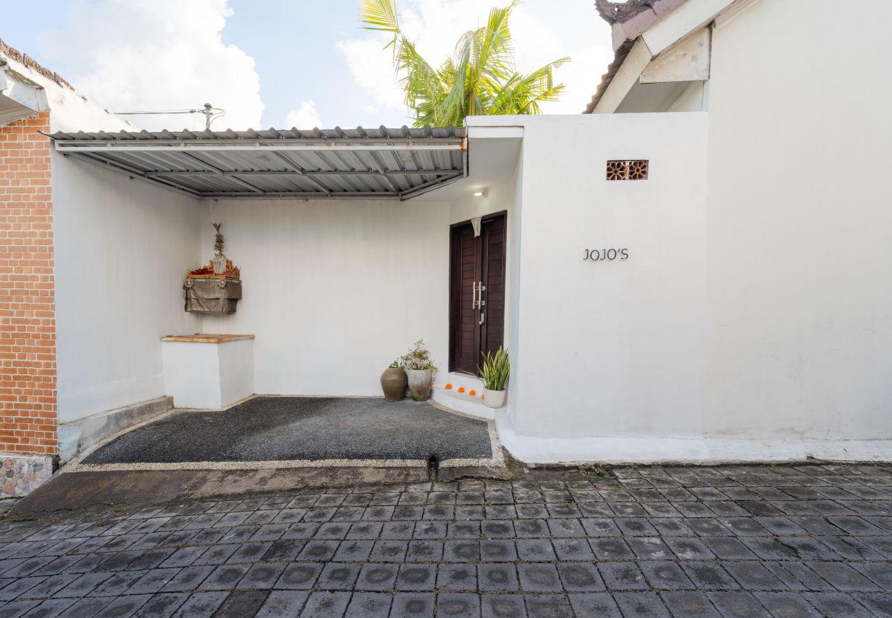 Villa in Canggu - Tropical 3BR Villa with Private Pool in Canggu