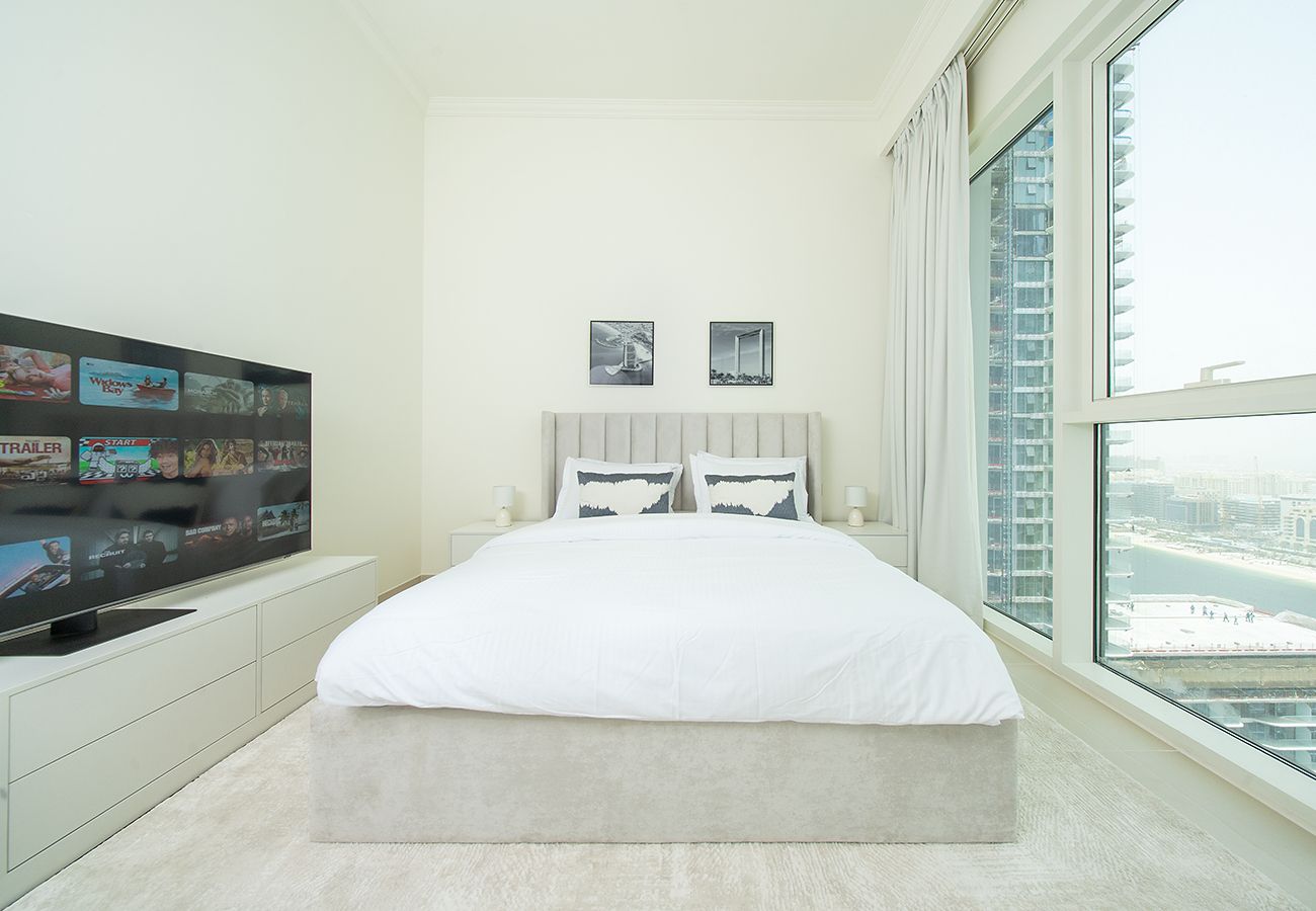 Apartment in Dubai - Beachfront 1BR at Palace Residence