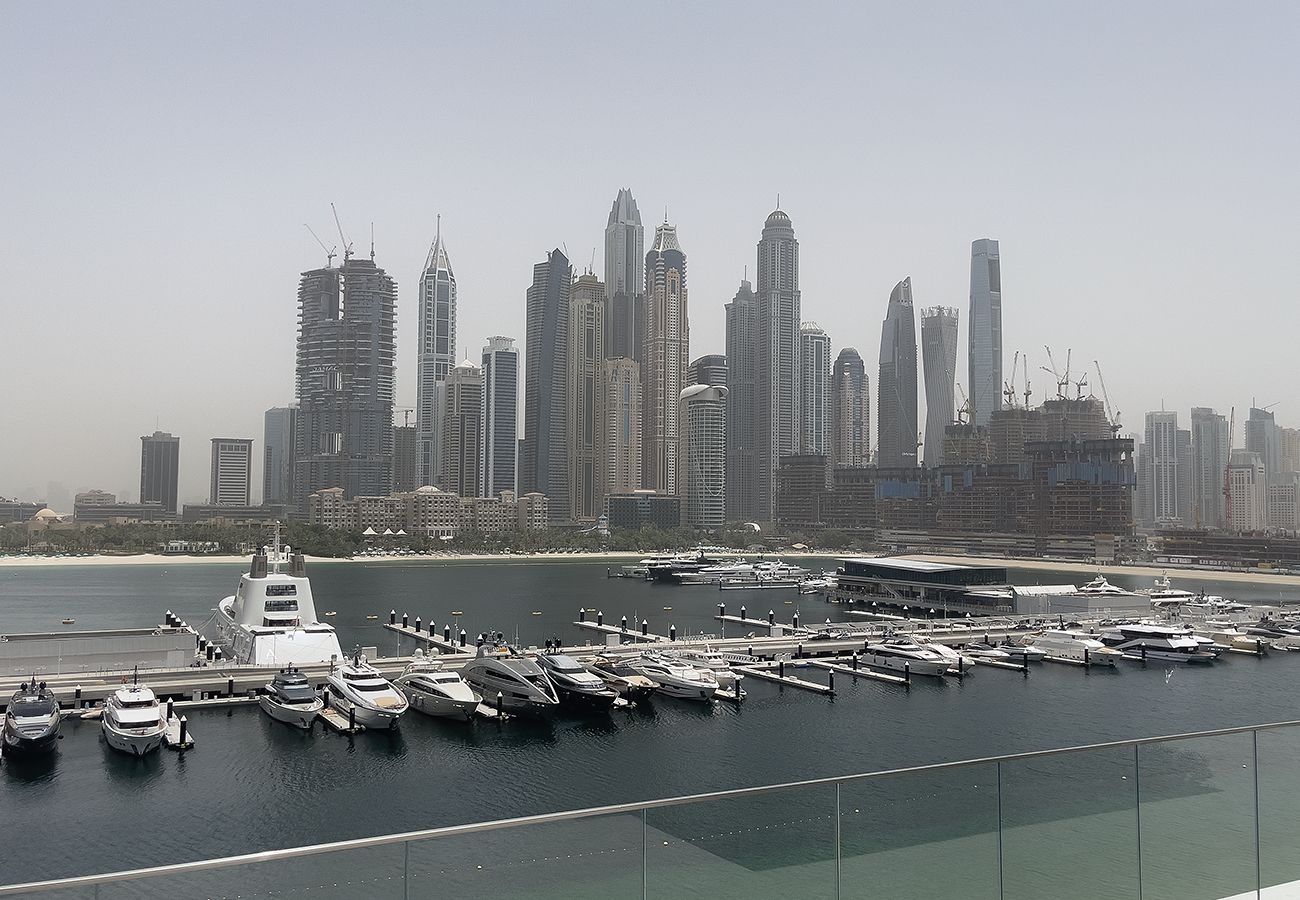 Apartment in Dubai - Beachfront 1BR at Palace Residence