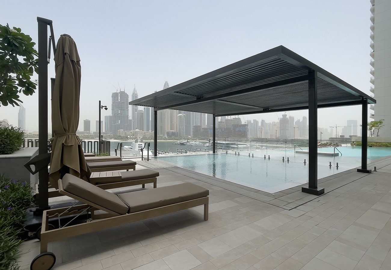 Apartment in Dubai - Beachfront 1BR at Palace Residence
