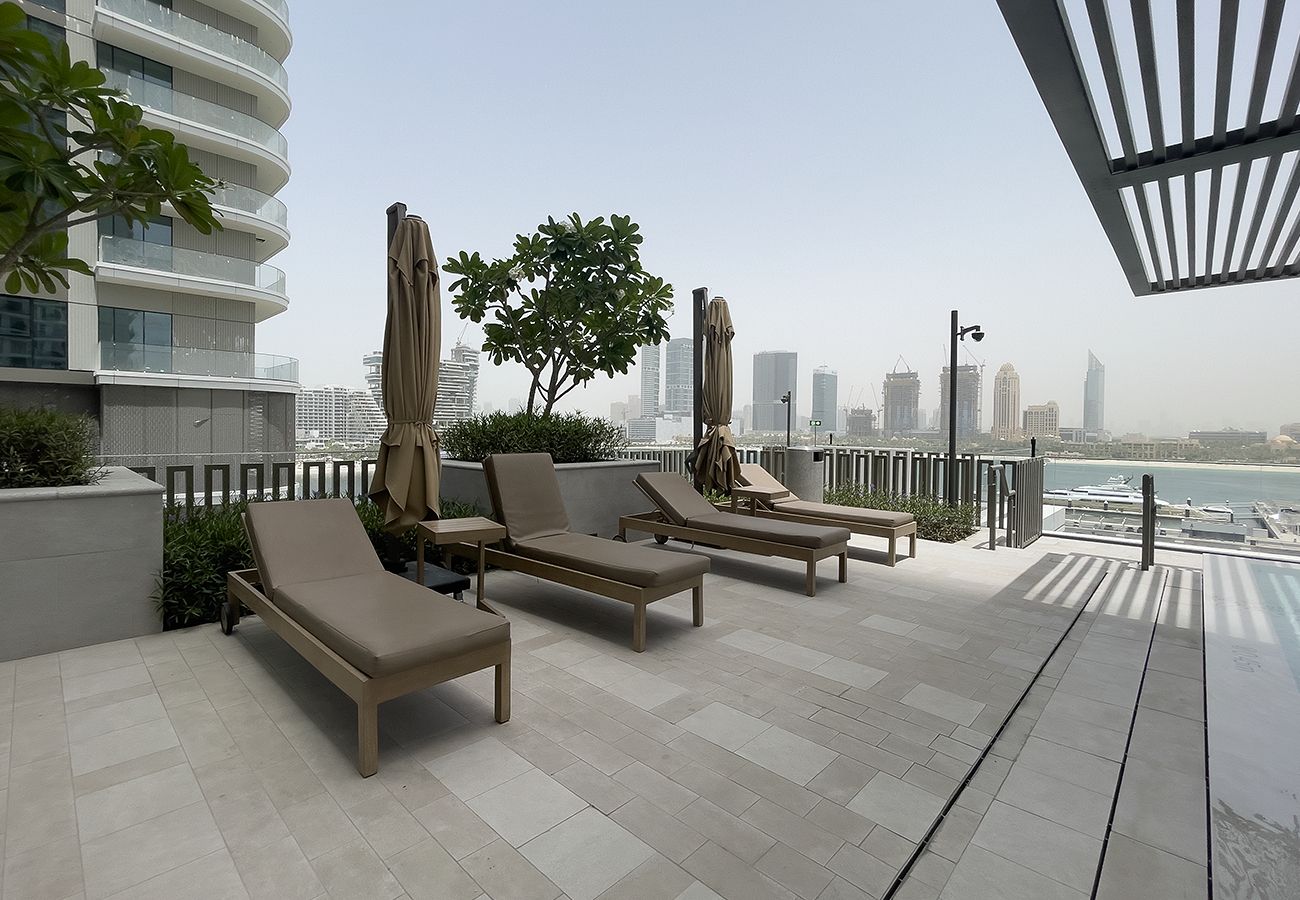 Apartment in Dubai - Beachfront 1BR at Palace Residence