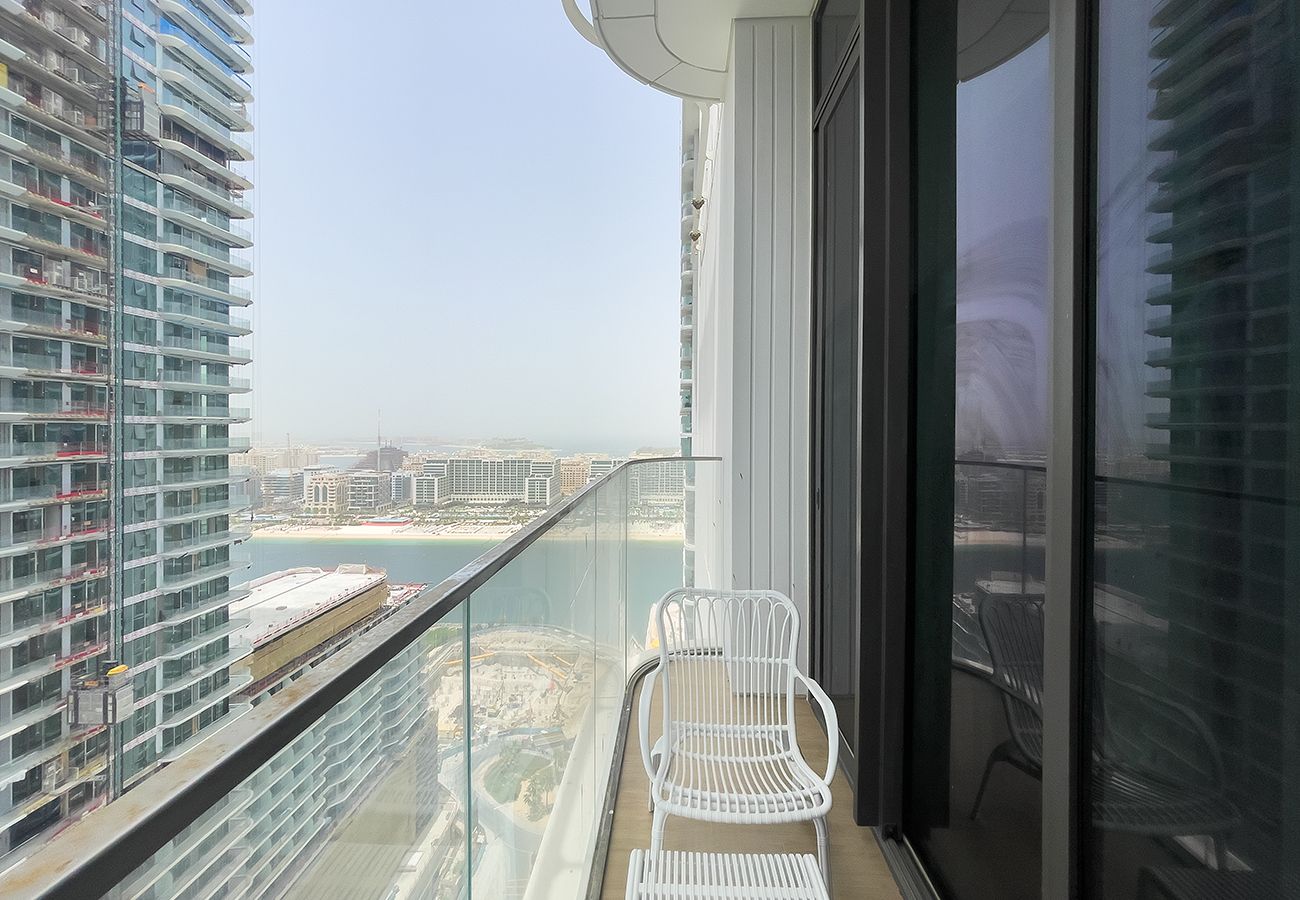 Apartment in Dubai - Beachfront 1BR at Palace Residence