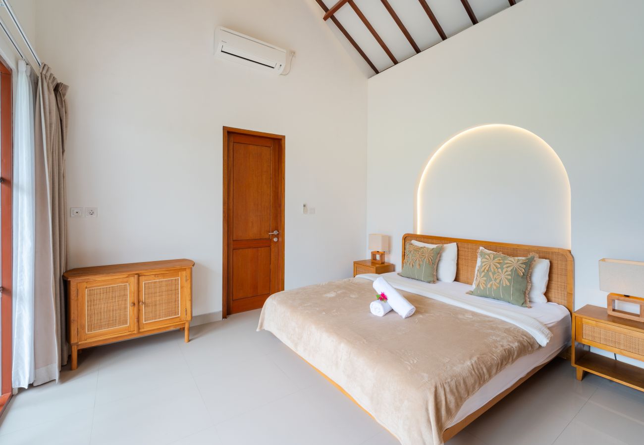 Villa in Pererenan - Charming Villa with Rice Field & Mountain Views