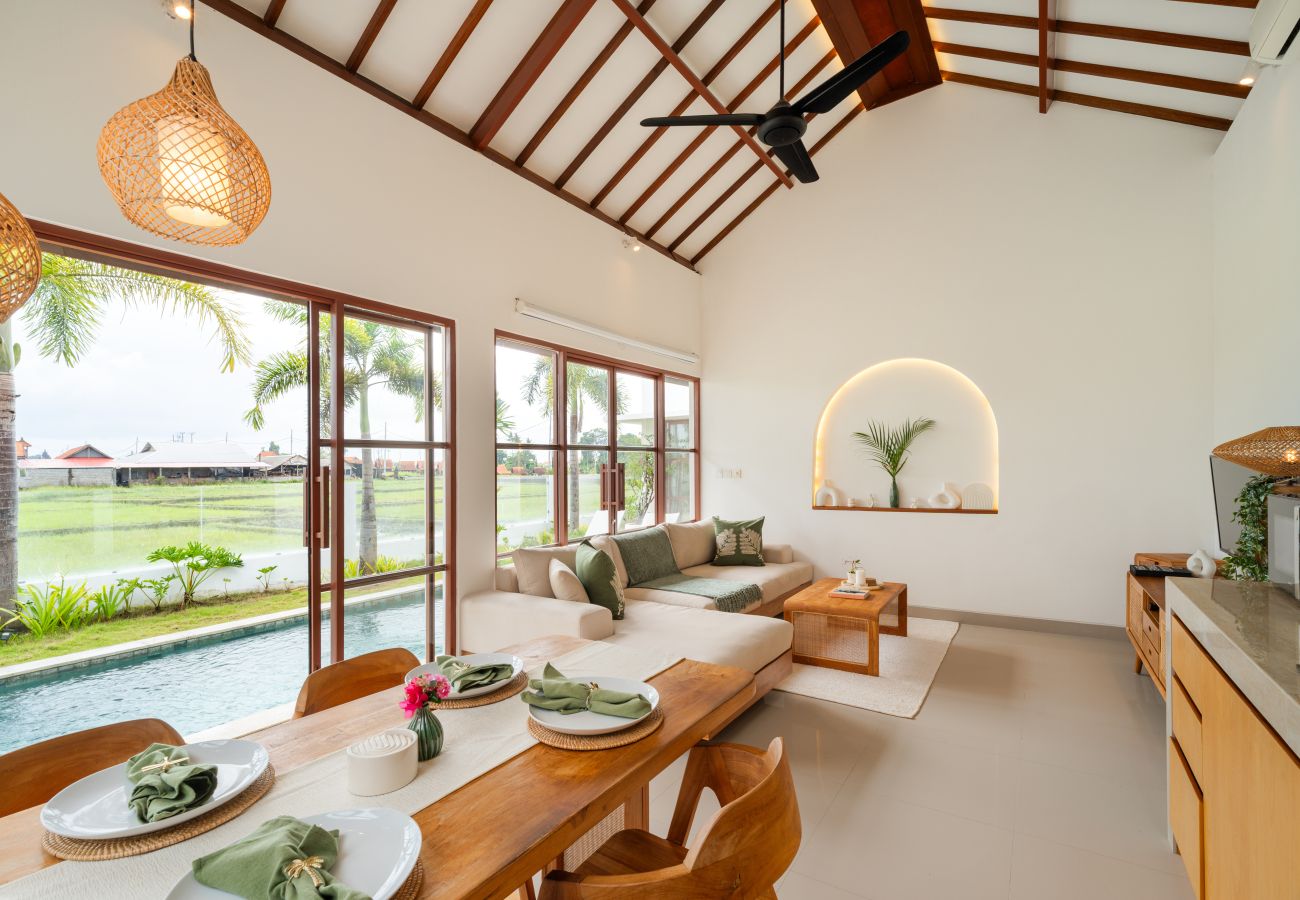 Villa in Pererenan - Charming Villa with Rice Field & Mountain Views