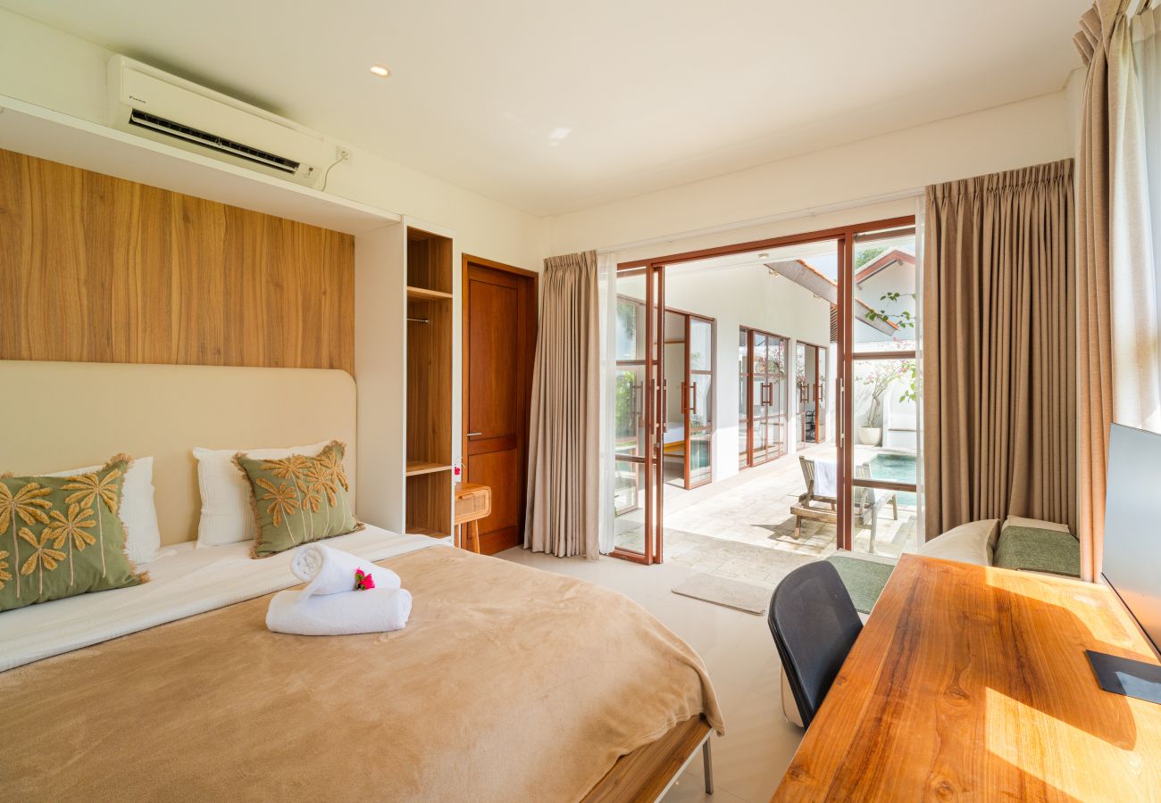 Villa in Pererenan - Charming Villa with Rice Field & Mountain Views